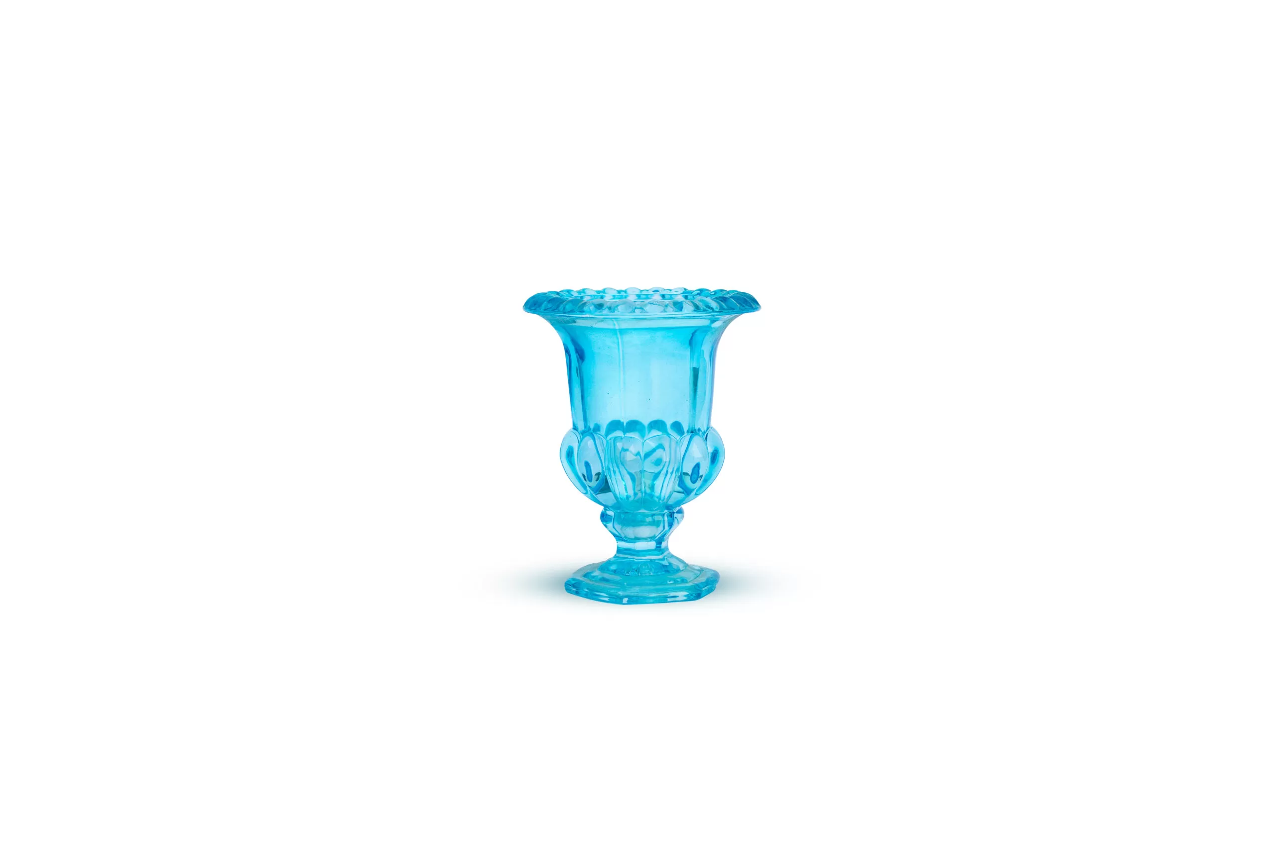 Copa de vidrio celeste